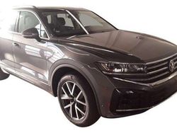 Grau (siliziumgrau metallic) Gebraucht 2024 VW Touareg Elegance SUV | 65.777 € (Fairer Preis)
