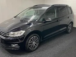 Schwarz Gebraucht 2015 VW Touran Comfortline Van / Kleinbus | 15.500 € (Etwas zu teuer)