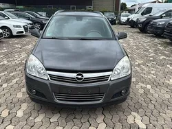 Grau Gebraucht 2009 Opel Astra Edition Limousine | 1.450 € (Superpreis)