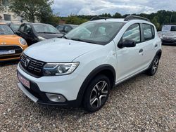Weiß Gebraucht 2018 Dacia Sandero Celebration Limousine | 5.999 € (Guter Preis)