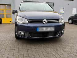 Blau Gebraucht 2010 VW Touran Van / Kleinbus | 10.499 € (Teuer)