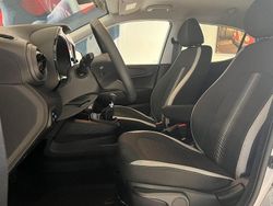 Rot Neu 2025 Hyundai i10 GO! Kleinwagen | 17.990 € (Fairer Preis)