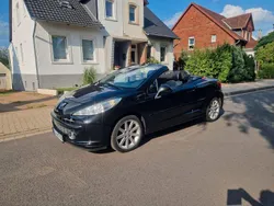 Schwarz Gebraucht 2008 Peugeot 207 CC Roland Garros Cabrio | 4.550 € (Fairer Preis)