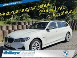 Alpinweiß Gebraucht 2022 BMW 320e Kombi | 24.900 € (Superpreis)