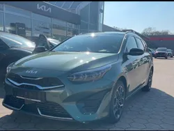 Grün Gebraucht 2024 Kia Ceed GT-Line Kombi | 26.000 € (Fairer Preis)