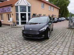Schwarz Gebraucht 2016 Ford S-MAX Titanium Van / Kleinbus | 7.900 €