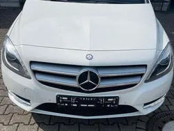 Weiß Gebraucht 2012 Mercedes B180 Van / Kleinbus | 9.500 € (Fairer Preis)