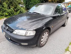 Schwarz Gebraucht 1999 Opel Vectra Comfort Limousine | 700 € (Superpreis)