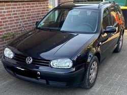 Schwarz Gebraucht 2003 VW Golf IV Kombi | 1.750 € (Guter Preis)