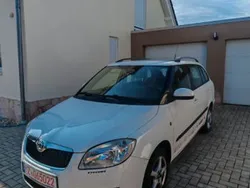 Weiß Gebraucht 2009 Skoda Fabia Ambiente Kombi | 2.700 € (Fairer Preis)