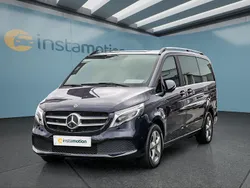 Blau Gebraucht 2022 Mercedes V300 Van / Kleinbus | 57.099 € (Etwas zu teuer)