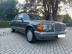 Grau Gebraucht 1988 Mercedes E420 Limousine | 10.900 €