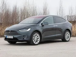 Grau Gebraucht 2017 Tesla Model X SUV | 29.500 € (Etwas zu teuer)