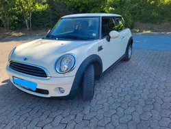 Weiß Gebraucht 2009 Mini ONE Kleinwagen | 5.300 € (Fairer Preis)