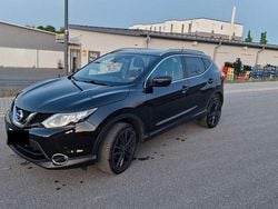 Schwarz Gebraucht 2017 Nissan Qashqai N-Vision SUV | 14.500 € (Fairer Preis)