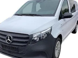 Arktikweiß Gebraucht 2024 Mercedes Vito Van / Kleinbus | 43.990 €