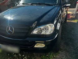 Schwarz Gebraucht 2003 Mercedes ML270 SUV | 3.100 €