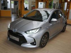 Silber Gebraucht 2021 Toyota Yaris Team Limousine | 18.990 € (Fairer Preis)