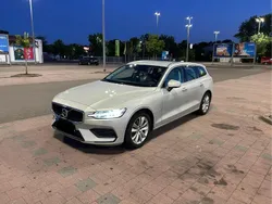 Silber Gebraucht 2019 Volvo V60 Momentum Kombi | 20.999 € (Guter Preis)