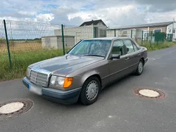 Braun Gebraucht 1987 Mercedes 200 Limousine | 3.500 €