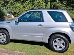 Grau Gebraucht 2011 Suzuki Grand Vitara SUV | 3.750 €