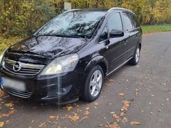 Schwarz Gebraucht 2010 Opel Zafira Edition Van / Kleinbus | 3.490 € (Etwas zu teuer)