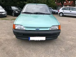 Grün metallic Gebraucht 1991 Ford Escort Limousine | 3.999 €