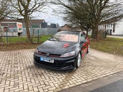 Rot Gebraucht 2019 VW Golf VII GTI Limousine | 28.300 € (Etwas zu teuer)