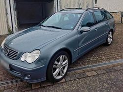 Grau Gebraucht 2006 Mercedes C180 Kombi | 3.150 €
