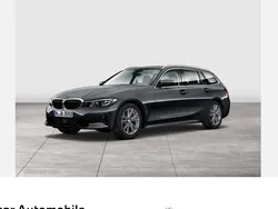 Grau Gebraucht 2021 BMW 320 Sport Line Kombi | 26.590 € (Fairer Preis)