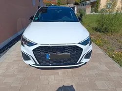 Weiß Gebraucht 2023 Audi A3 S-Line Limousine | 37.800 €