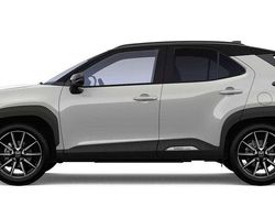 Shimmering silber meta... Neu 2025 Toyota Yaris Hybrid Sport SUV | 32.679 € (Fairer Preis)