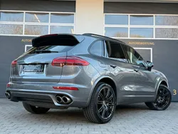Grau Gebraucht 2016 Porsche Cayenne S Sport SUV | 34.900 €