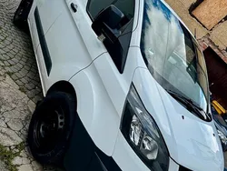 Weiß Gebraucht 2015 Ford T Van / Kleinbus | 6.999 €
