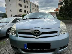 Blau Gebraucht 2004 Toyota Corolla Verso Van / Kleinbus | 5.000 €