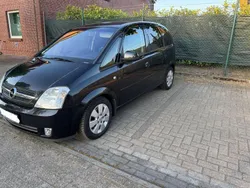 Schwarz Gebraucht 2004 Opel Meriva Van / Kleinbus | 2.500 €