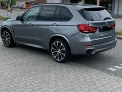 Grau Gebraucht 2018 BMW X5 SUV | 33.000 € (Fairer Preis)