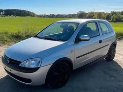 Silber Gebraucht 2002 Opel Corsa Kleinwagen | 2.450 € (Etwas zu teuer)