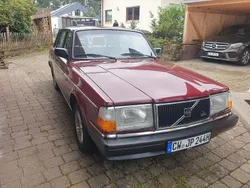 Rot Gebraucht 1989 Volvo 244 Limousine | 15.800 €