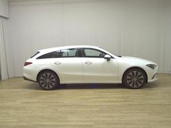 Weiss Gebraucht 2022 Mercedes CLA250e Shooting Brake Progressive Kombi | 23.480 € (Superpreis)