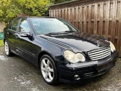 Schwarz Gebraucht 2006 Mercedes C200 Sport Edition Limousine | 2.000 € (Guter Preis)