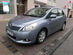 Blau Gebraucht 2010 Toyota Verso Van / Kleinbus | 8.400 € (Etwas zu teuer)