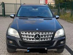 Schwarz Gebraucht 2010 Mercedes ML300 SUV | 13.500 €