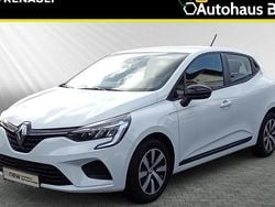 Weiß Gebraucht 2022 Renault Clio V Equilibre Limousine | 12.490 € (Guter Preis)