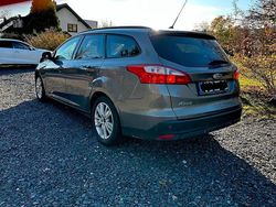 Braun Gebraucht 2011 Ford Focus Kombi | 3.799 €