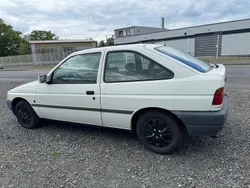 Weiß Gebraucht 1992 Ford Escort Coupé | 299 €