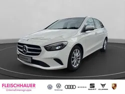 Weiss Gebraucht 2019 Mercedes B180 Van / Kleinbus | 19.270 € (Fairer Preis)