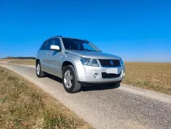 Grau Gebraucht 2005 Suzuki Grand Vitara SUV | 5.000 € (Etwas zu teuer)