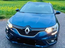 Blau Gebraucht 2020 Renault Mégane GrandTour Intens Kombi | 15.490 € (Guter Preis)
