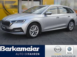 Silber Gebraucht 2023 Skoda Octavia Style Kombi | 24.980 € (Guter Preis)